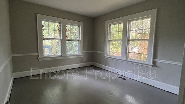 Building Photo - 705 Rhem St