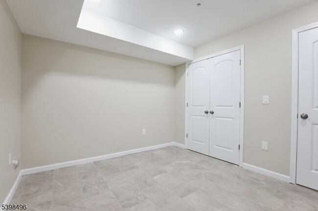 Building Photo - 32 Garibaldi Ave