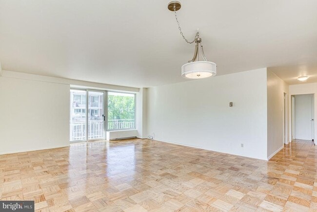 Building Photo - 1425 4th St SW