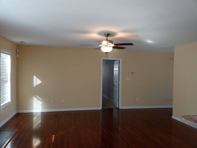 Building Photo - Gorgeous 4 Bedroom Home in Brookshire!