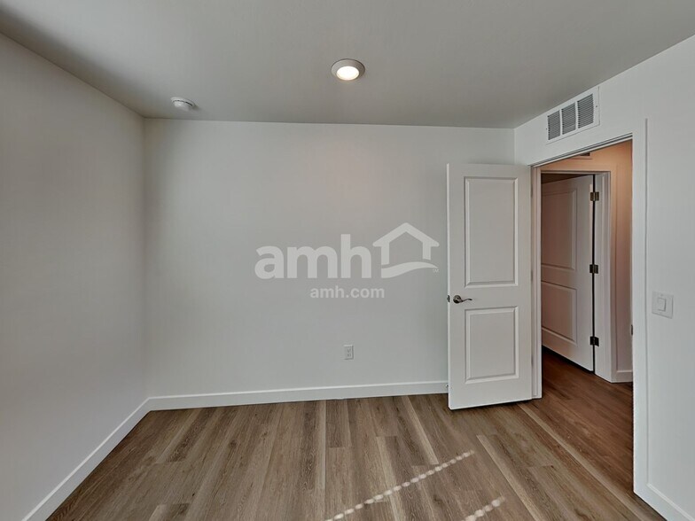 Building Photo - 13144 N Serenity Vly Dr