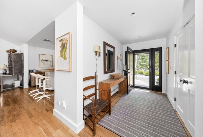 Building Photo - 24 Lilla Ln
