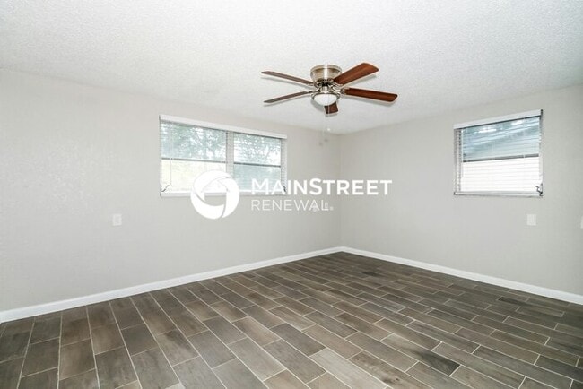 Building Photo - 3 Bedroom Pet-Friendly Home in Port Richey, FL with Main Street Renewal