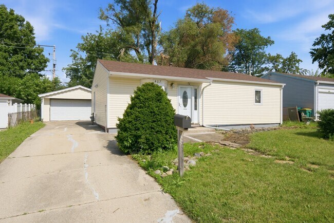 Building Photo - 407 Laurel Ave