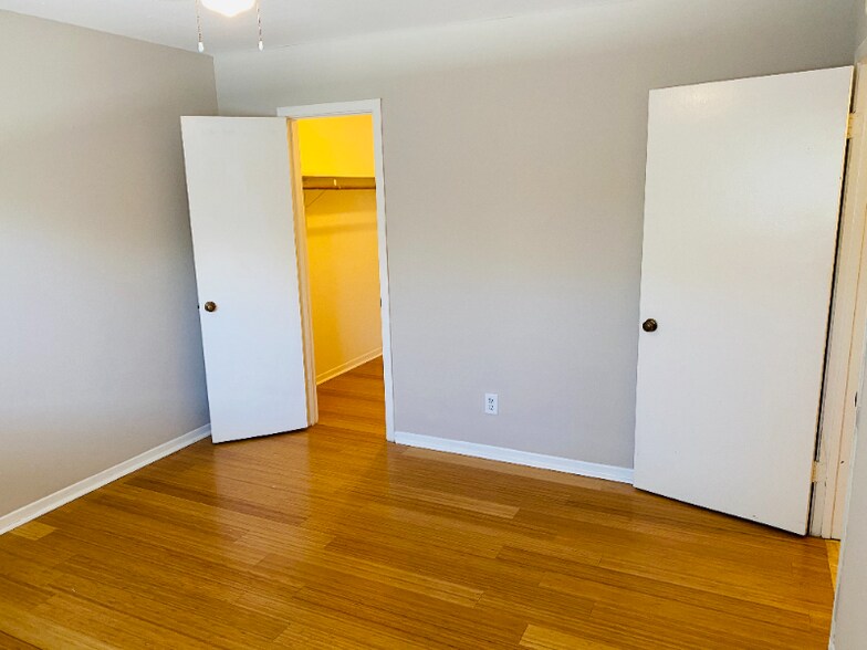 Building Photo - 1414 Castle Ct