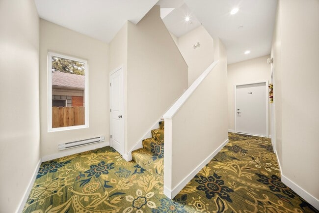 Building Photo - 3727 Sunnyside Ave