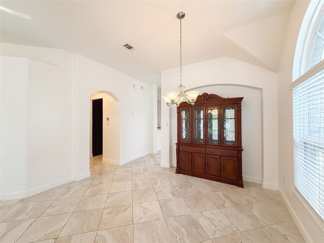 Building Photo - 18126 Golden Falls Ln