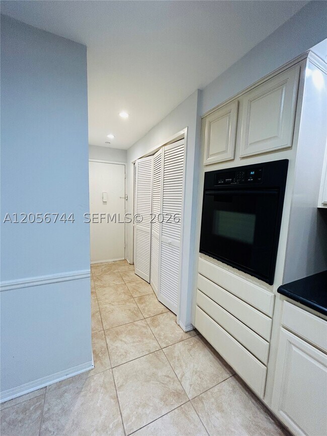 Building Photo - 5825 Collins Ave