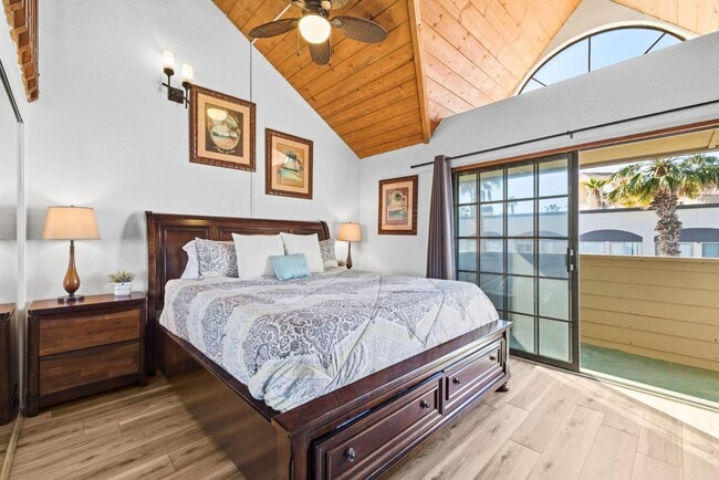 Building Photo - 731 Seacoast Dr