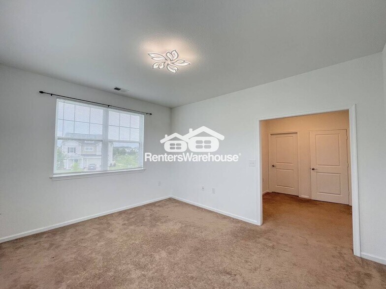 Building Photo - 1713 Dresdon Ln