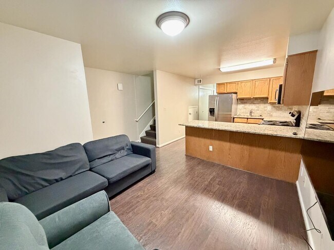 Building Photo - 136 E 400 N