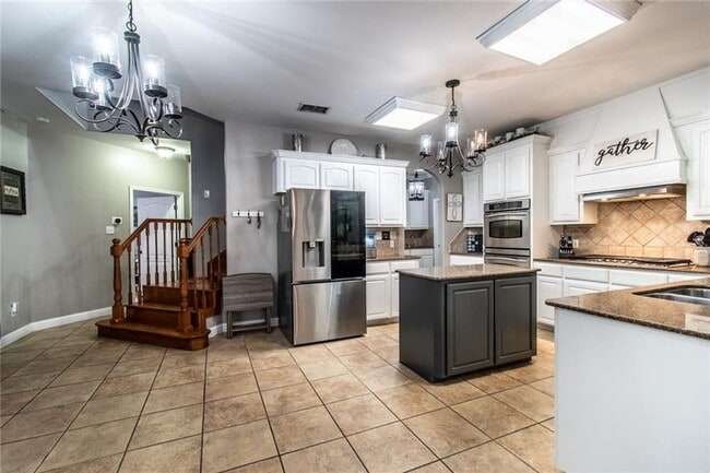 Building Photo - Stunning 4-Bed, 2.5-Bath Home – Lakes Subdivision