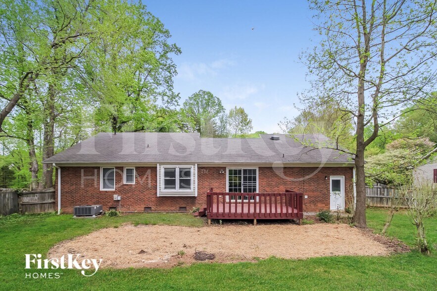 Building Photo - 324 Century Blvd