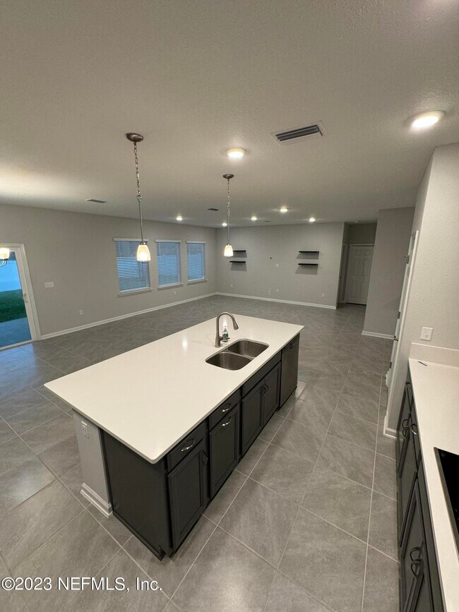 Building Photo - 5627 Hampton Creek Rd