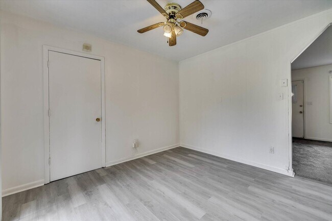 Building Photo - 2307 Hardwick Rd