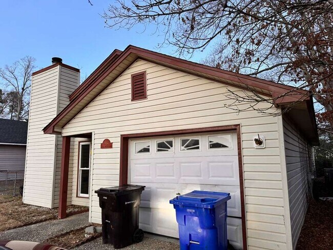 Building Photo - 6920 Timberwood Dr