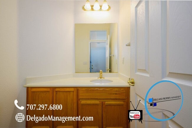 Building Photo - Beautiful gated Tiara 3 bedroom condo