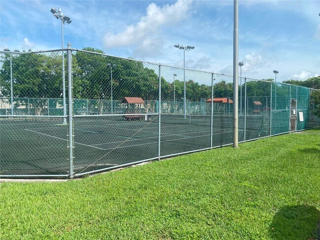 Building Photo - 8830 SW 123rd Ct