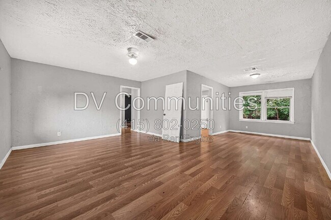 Building Photo - 5910 Southtown St
