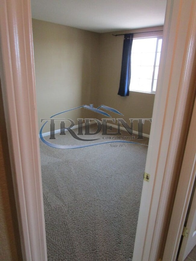 Building Photo - *OPEN HOUSE CANCELED* 3 bedroom, 3 bath house with Bonus Room