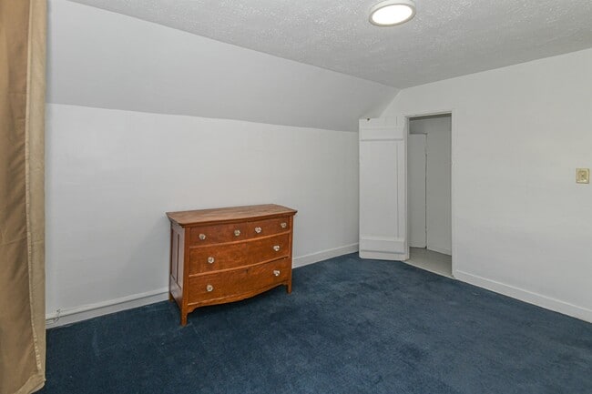 Building Photo - 24 Pleasant St