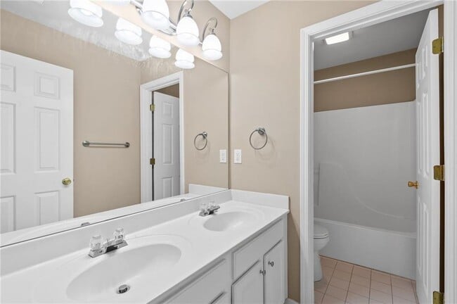 Building Photo - 4071 Kingsley Park Ln