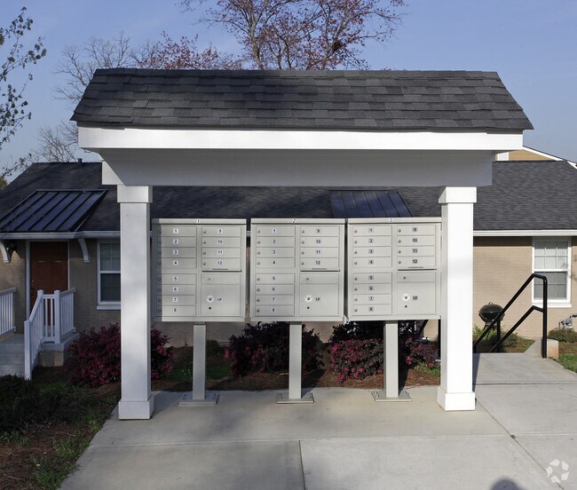 Hurd Homes 1344 Ave Atlanta GA 30344 Apartment Finder