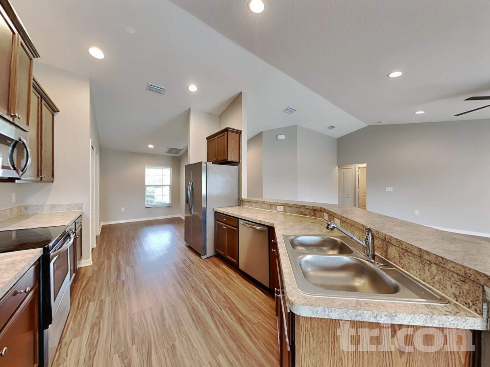 Building Photo - 113 Solis Dr