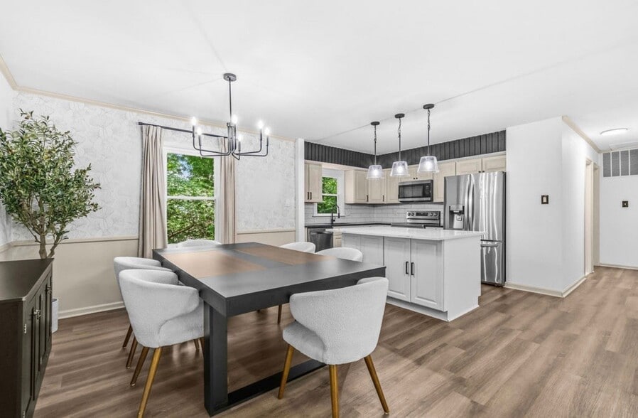 Building Photo - 6570 Tip Hill Dr