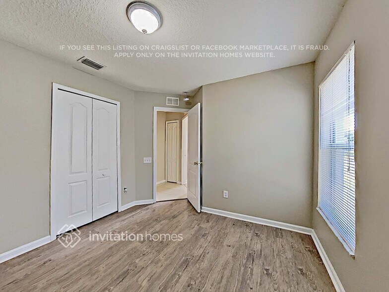Building Photo - 10218 Hunters Haven Blvd