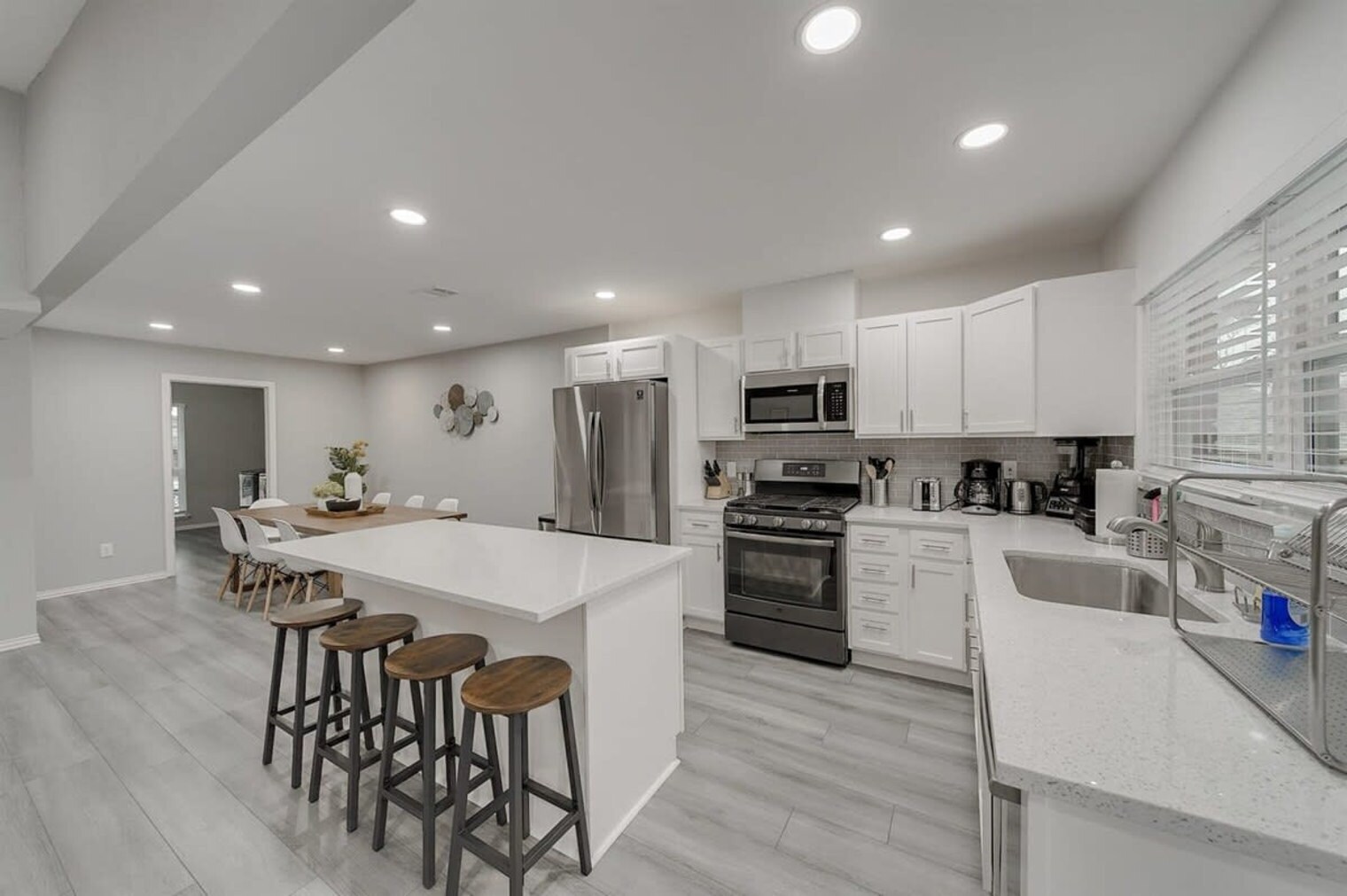 Building Photo - 2922 Clover Valley Dr