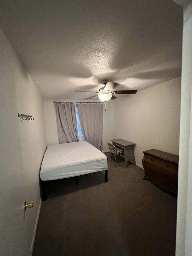 Building Photo - 1818 W Ora Dr