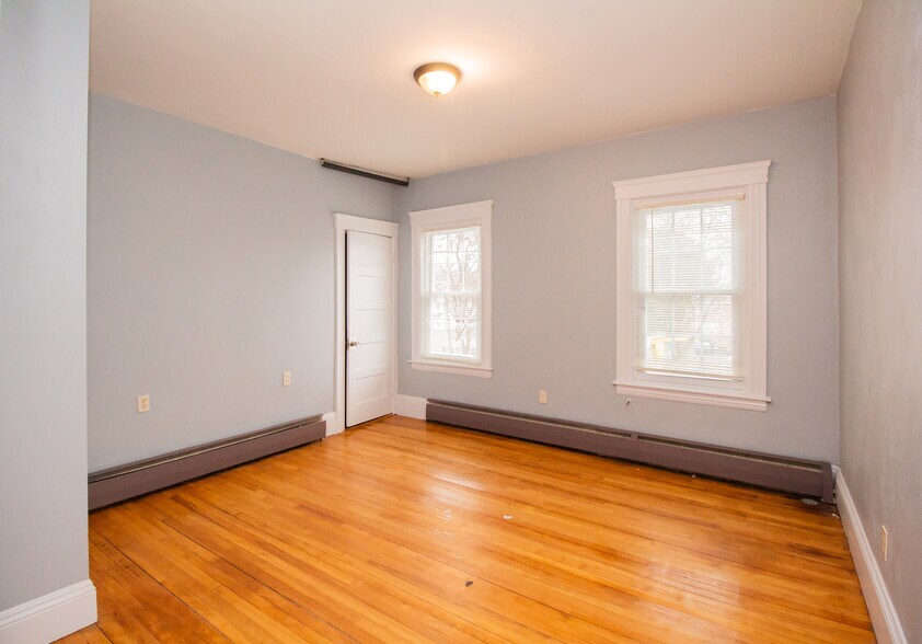 Building Photo - 77 Cohasset St