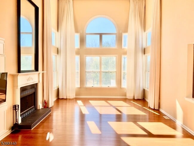 Building Photo - 42 Rosewood Ct