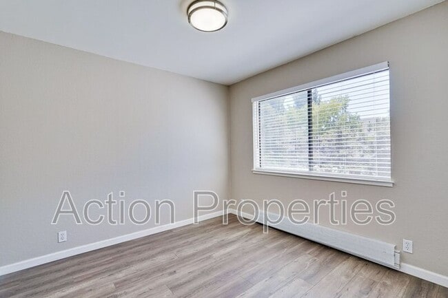 Building Photo - 297 Stonegate Cir