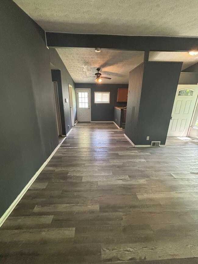 Building Photo - Section 8 Welcomed! Beautifully Renovated ...