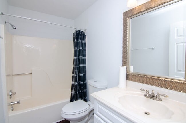 Building Photo - Quaint East Nashville Town Home