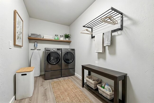 Building Photo - 7039 Comanche Trail