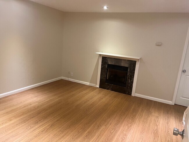 Sitting Room-Basement - 1554 Willow Pond Dr