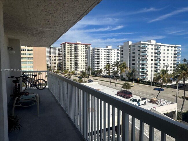 Building Photo - 1500 S Ocean Dr