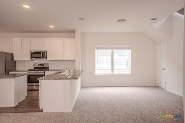 Building Photo - 141 Everglades Dr