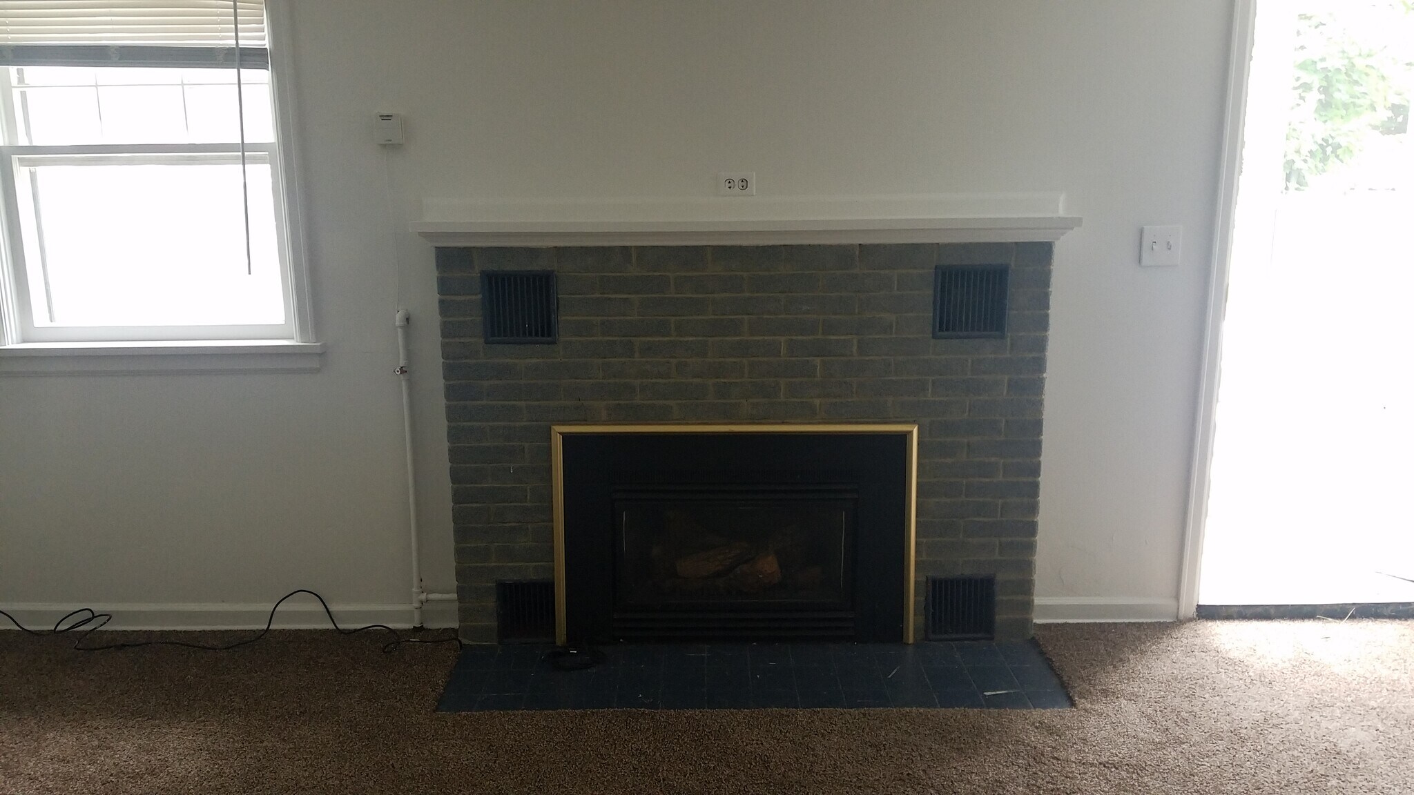 Building Photo - 323 5th St