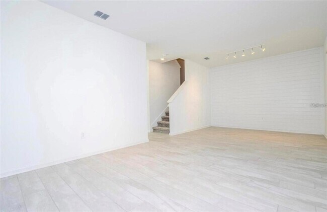 Building Photo - 13890 Title Wy