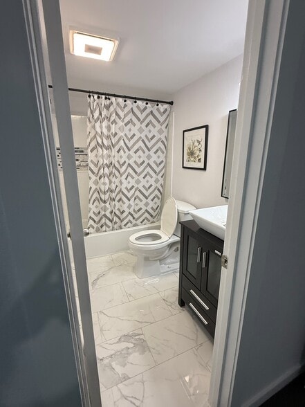 Building Photo - 3320 N Arnoult Rd