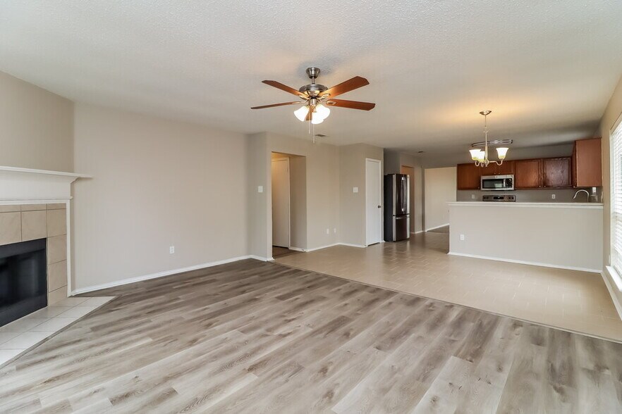 Building Photo - 8128 Twin Oaks Trail