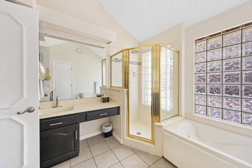 Master Bathroom - 6508 McCormick Ranch Ct