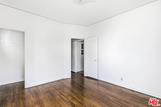 Building Photo - 1357 Cloverdale Ave