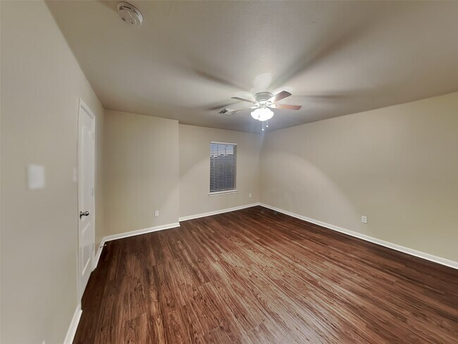 Building Photo - 18302 Fair Grange Ln