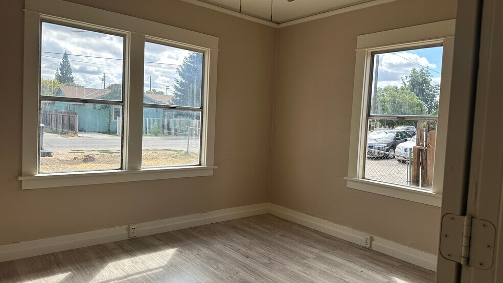 Building Photo - 509 Marshall Ave
