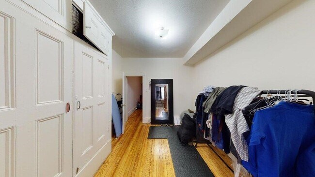 Building Photo - 1116 Hudson St